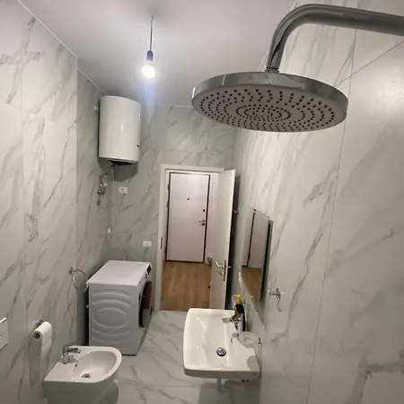 Hena's Apartament 地拉那