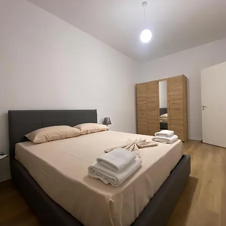 Lägenhet Hena's Apartament Tirana